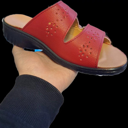 صندل طبی زنانه دکتر فام چرم طبیعی اصل تبریز به رنگ قرمز